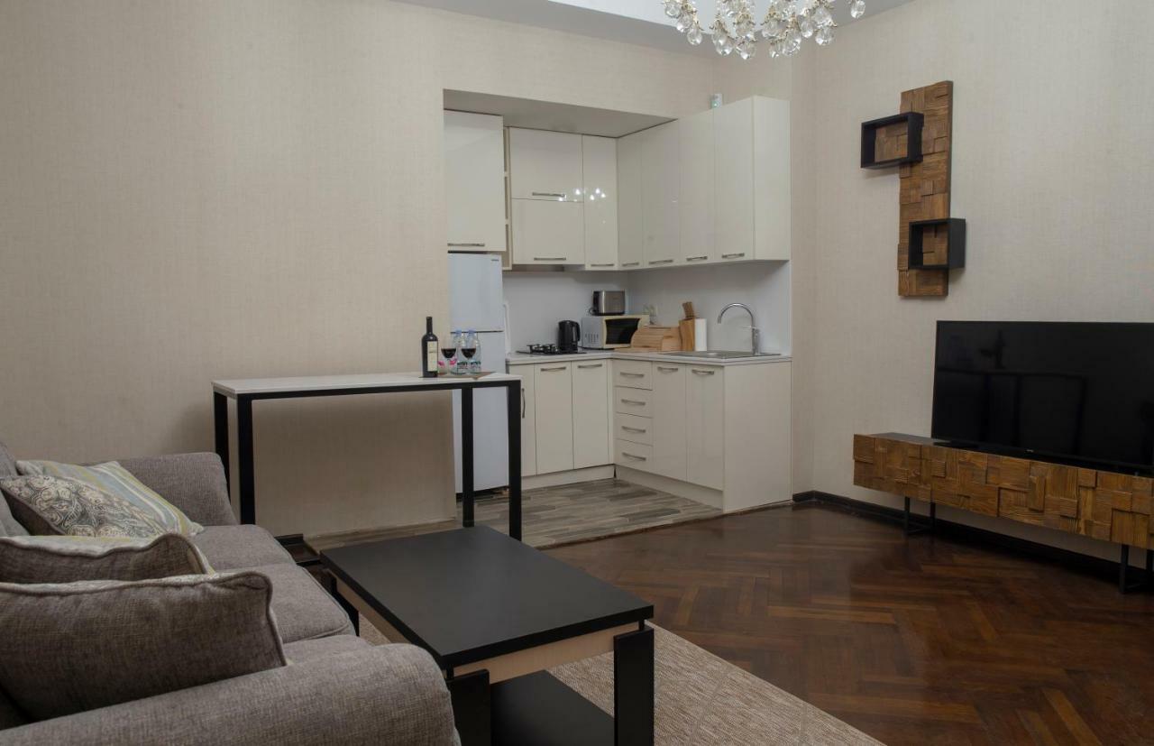 Golden Nugget Apartment Tbilisi Bagian luar foto